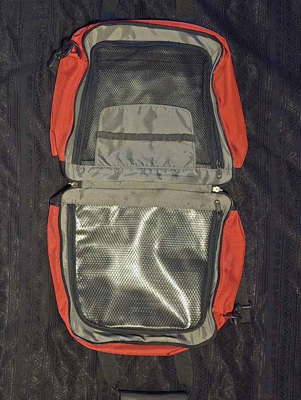 Victorinox Werks Deluxe Carry-on Travel Tote Bag. - Picture 5 of 9